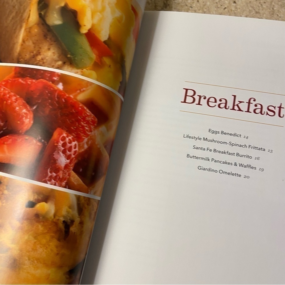 White Spot recipe book: classic Canadian restaurant with guest favourite recipes - Picture 7 of 12